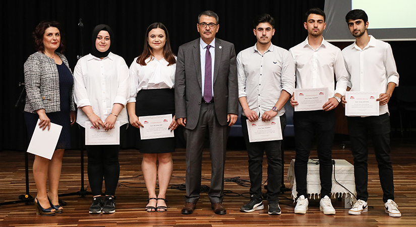 Rektör Kutluhan, Alzheimer hastalarını unutmadı