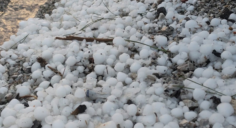 Denizli’de şiddetli sağanak ve dolu yağışı etkili oldu