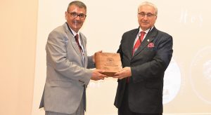 Duayen beyin cerrahı PAÜ’nün konuğu oldu