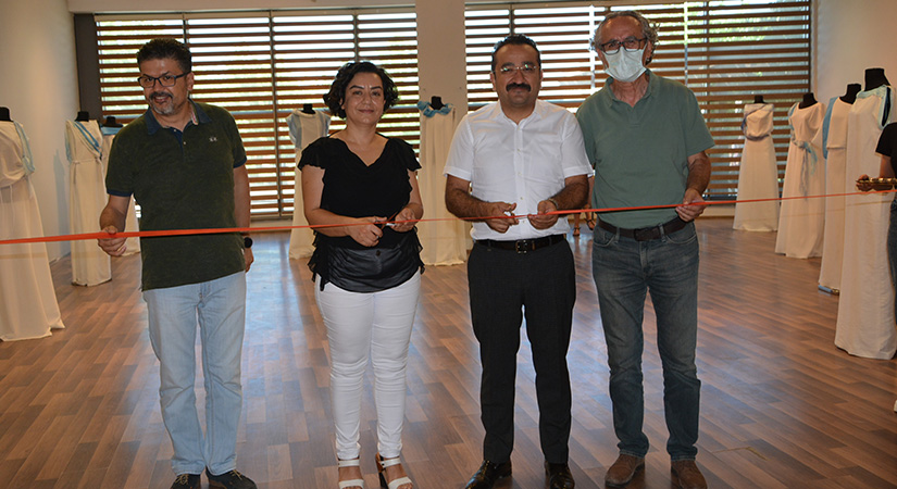 “Adasız Denizler Üstünde” Sergisi PAÜ hastanesinde açıldı