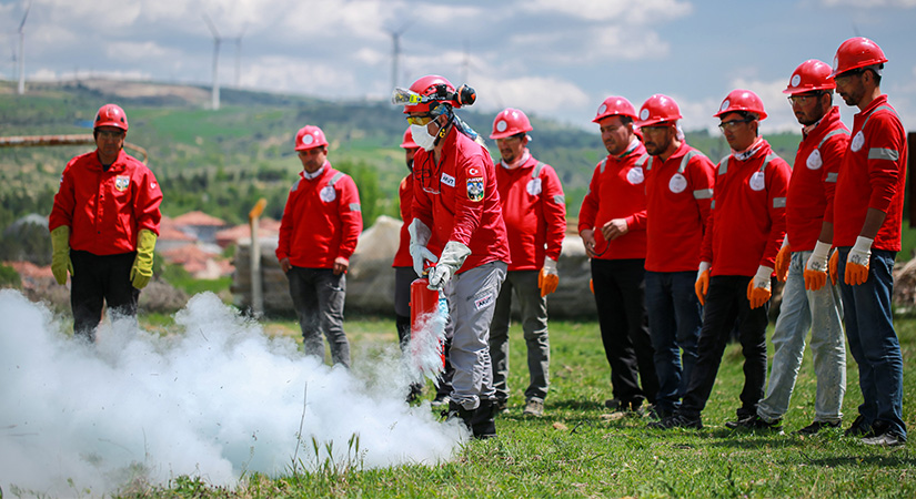 Aydem Yenilenebilir Enerji, AKUT iş birliğinde yangınla mücadele eğitimleri verdi 