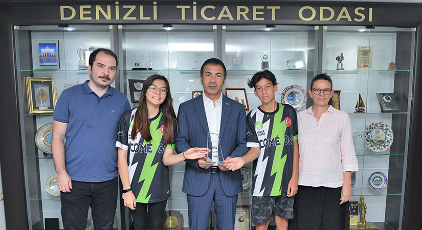 Başkan Erdoğan, Almanya’da Türkiye’yi temsil edecek gençleri kutladı