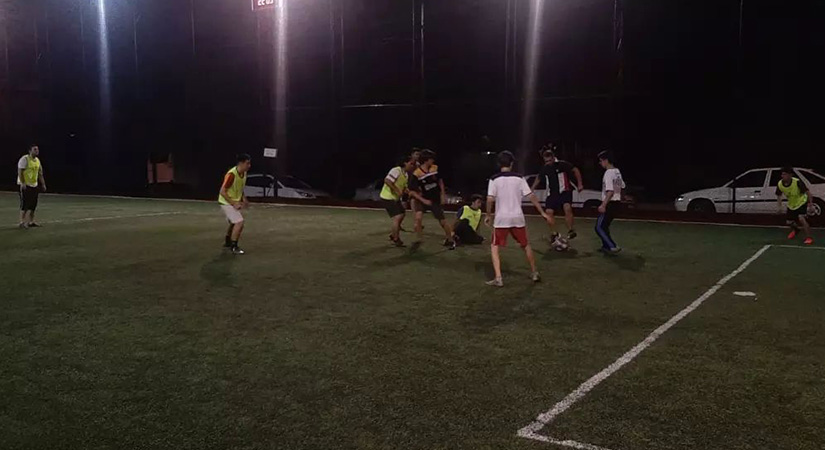 Profesyonel futbolculara taş çıkarttılar