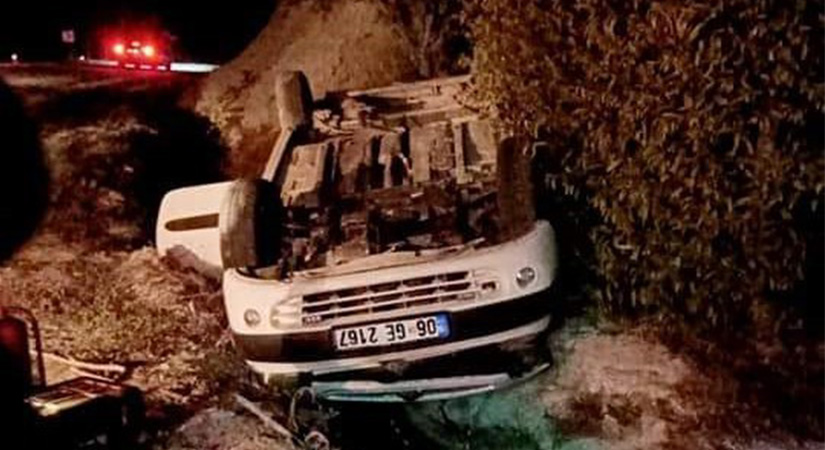 Virajı alamayan otomobil şarampole devrildi