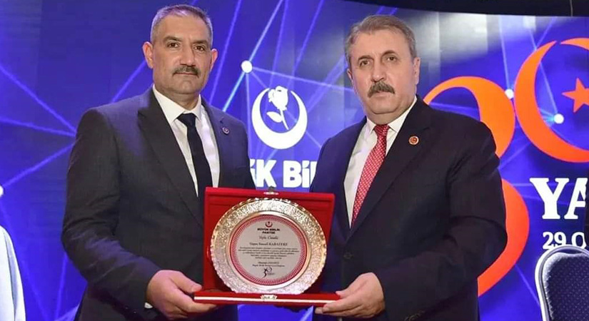 Vatandaşın güvendiği isim Karateke 1. sıradan aday!