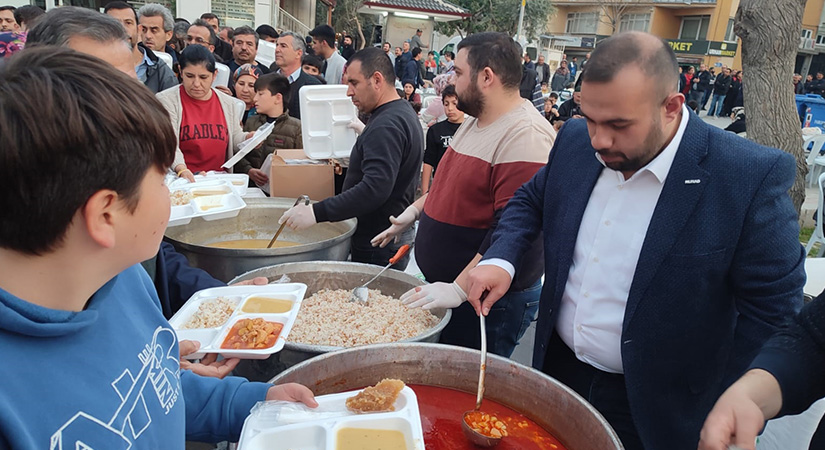 Genç MÜSİAD iftar sofrasını Dokuzkavaklar Mahallesine kurdu